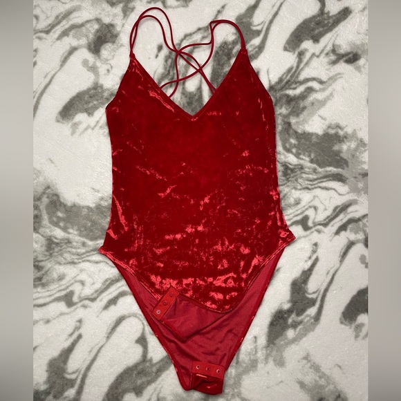 H&M | Divided H&M | Red Velvet Bodysuit | Size: XS - Picture 3 of 8